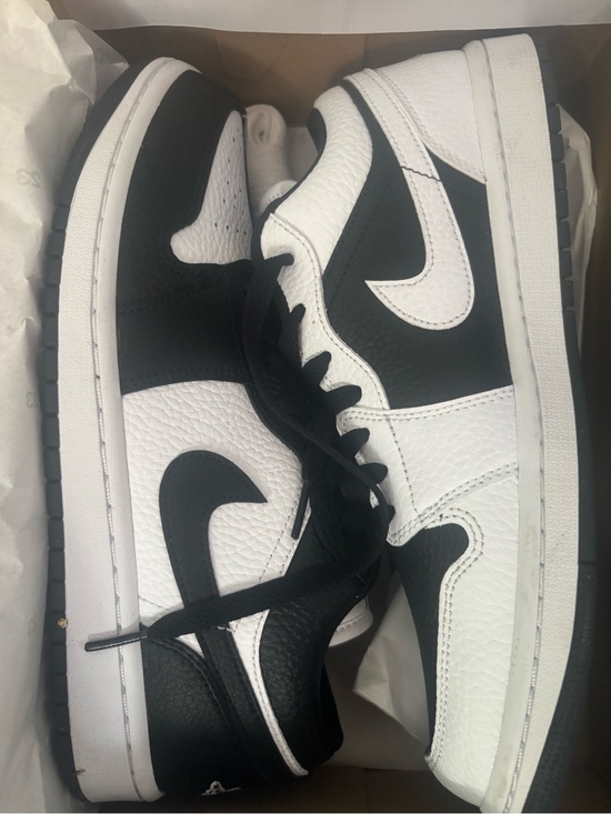 Jordan Shoes - Jordan Low-Top Sneakers in Black and White. Worn once